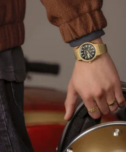 Timex Vintage|Stainless Steel*Q ® Falcon Eye 38mm Stainless Steel Bracelet Watch