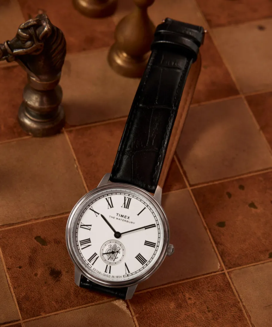 Timex Leather*Waterbury Metropolitan Sub-Second 39mm Leather Strap Watch